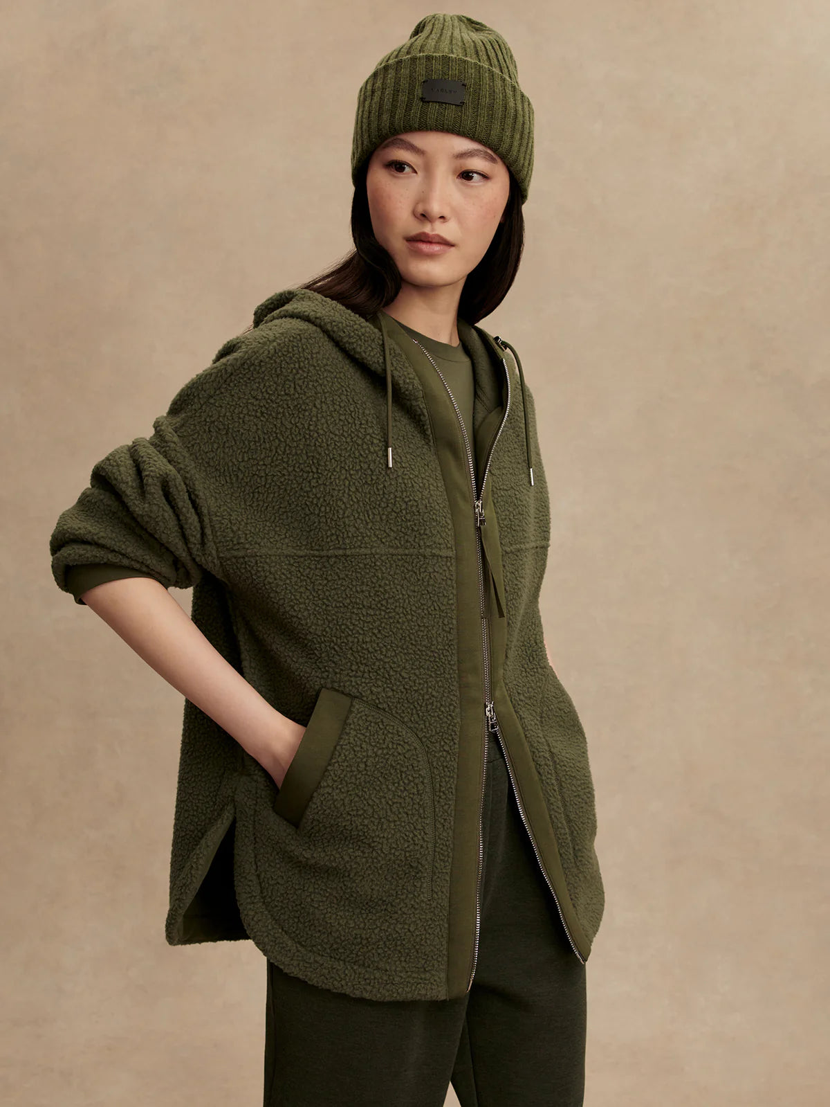 FEY RELAXED FLEECE - OLIVE