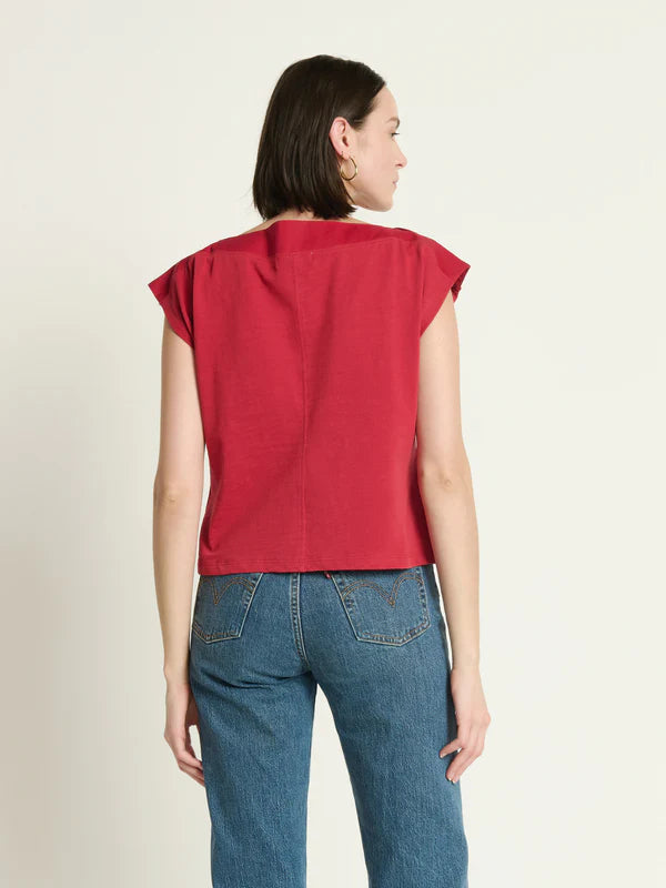 BROOKS BOATNECK TOP - RIO RED