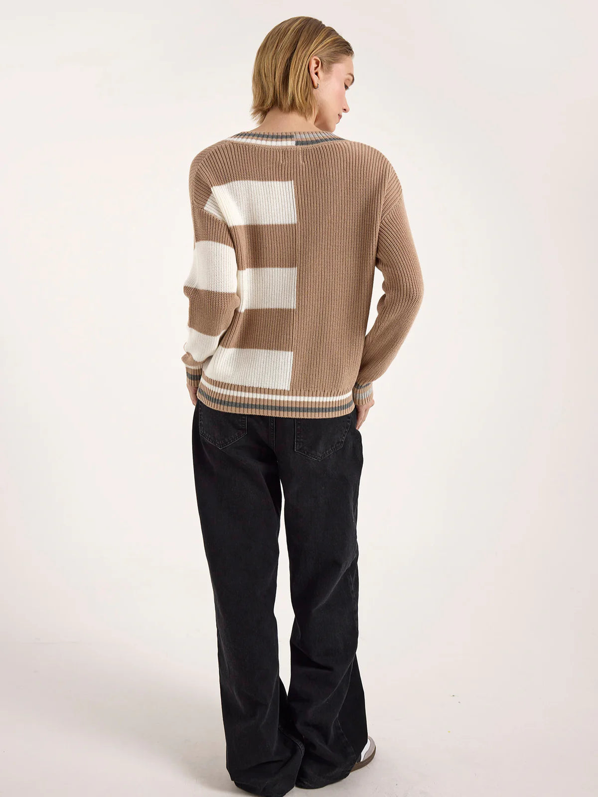VALERIE STRIPE VNECK - LIGHT BROWN