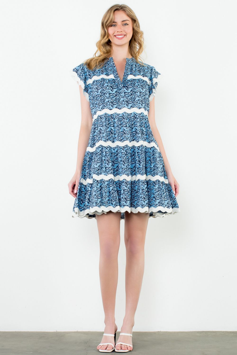 FLUTTER SLEEVE PRINT TIERED DRESS