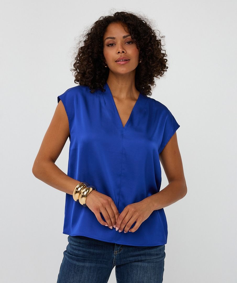 SLEEVELESS VNECK TOP