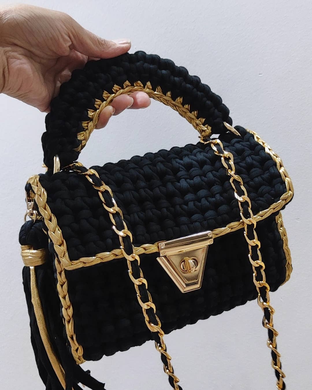 CROCHETED BOX BAG - BLACK