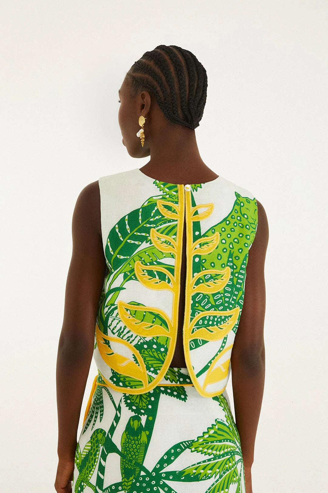 GRAPHIC CROP TOP