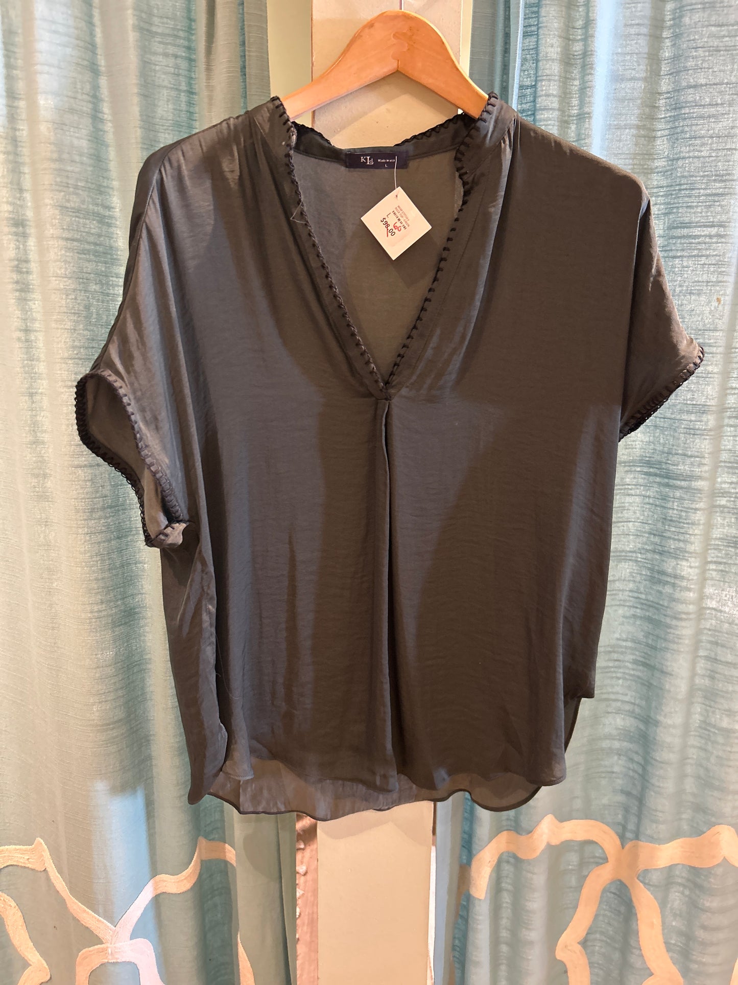 WHIP STITCH V NECK TOP - GREEN