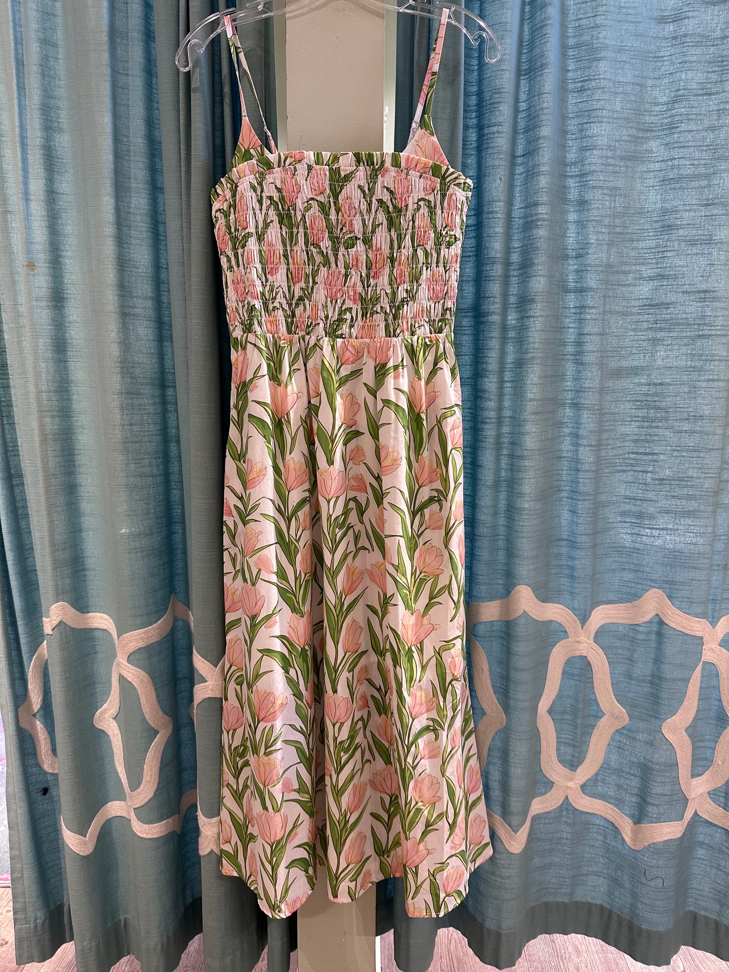 THIN STRAP FLORAL PRINT MIDI DRESS