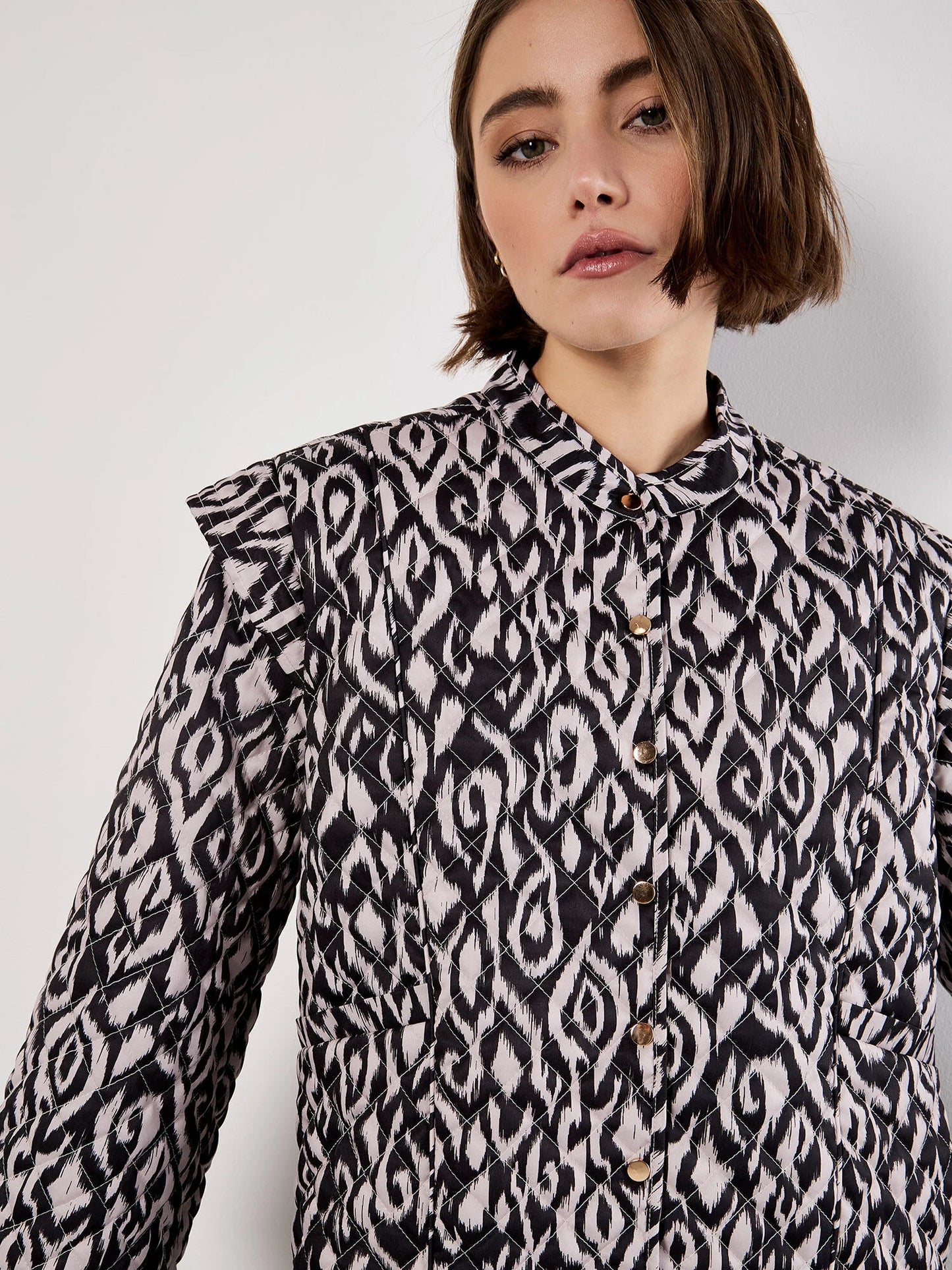 TEXTURED IKAT QUILTED JACKET