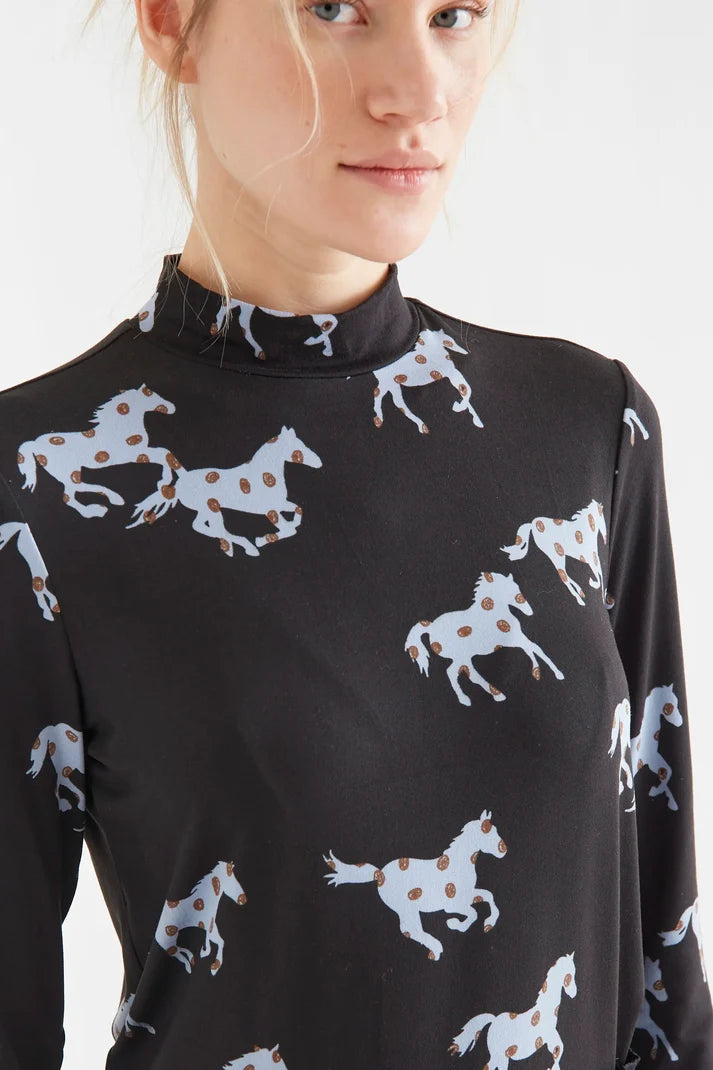 HORSES TURTLENECK