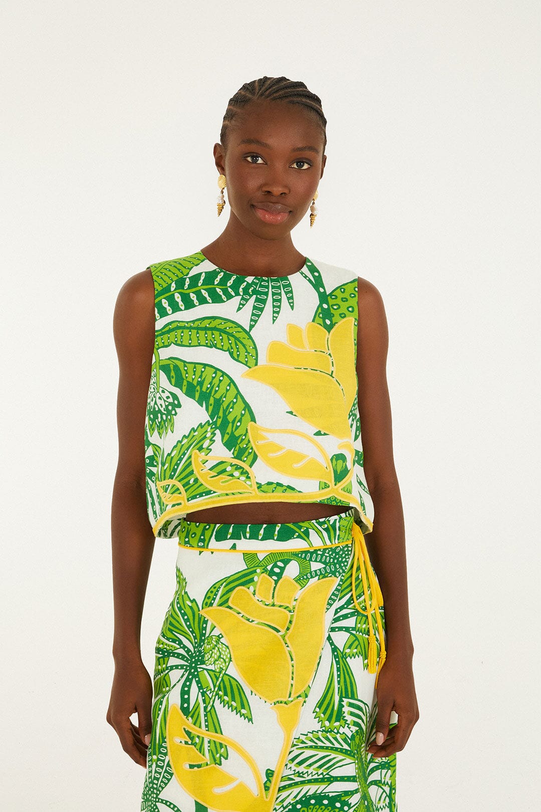 GRAPHIC CROP TOP