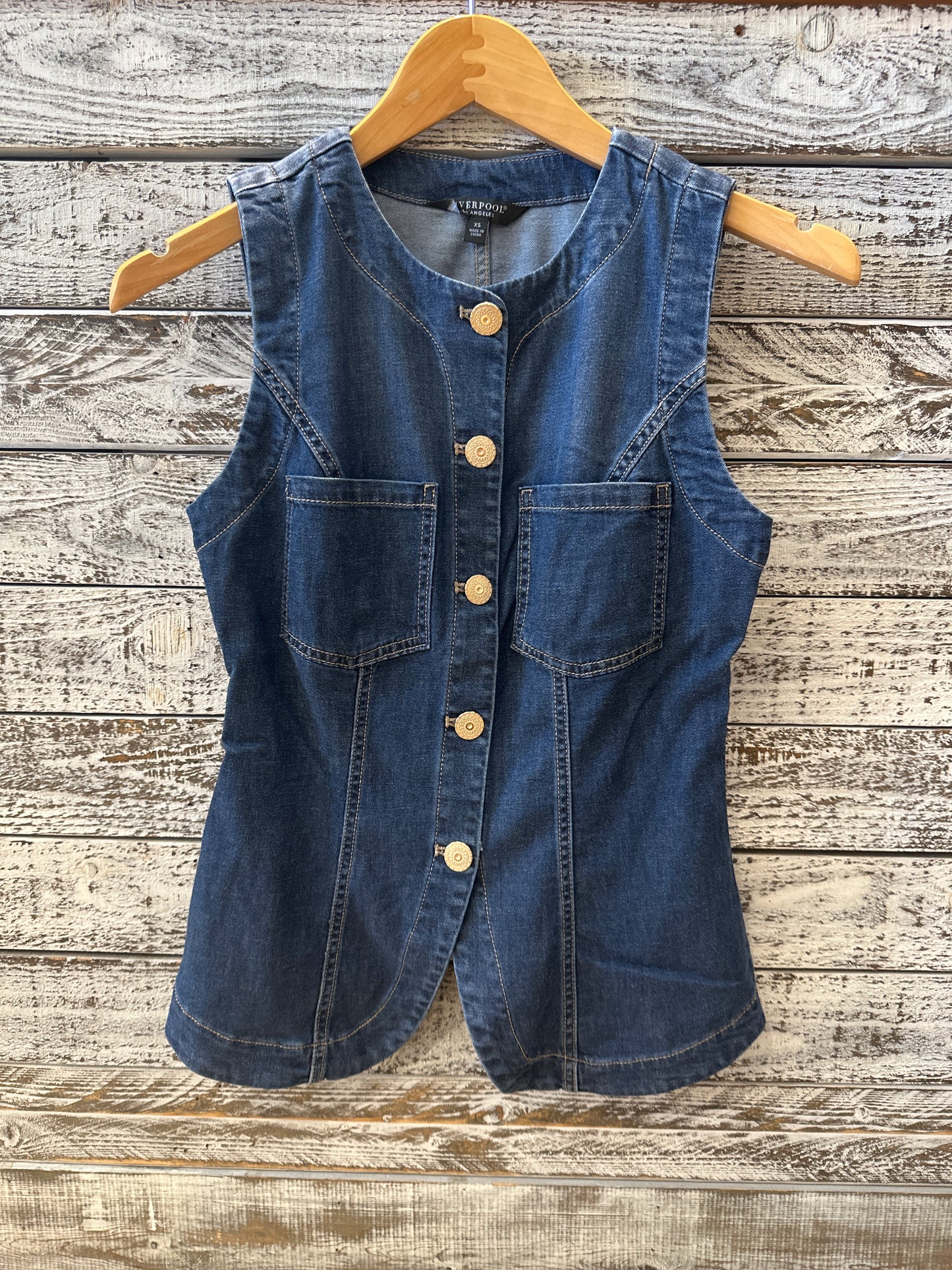 CREW NECK SPLIT FRONT VEST