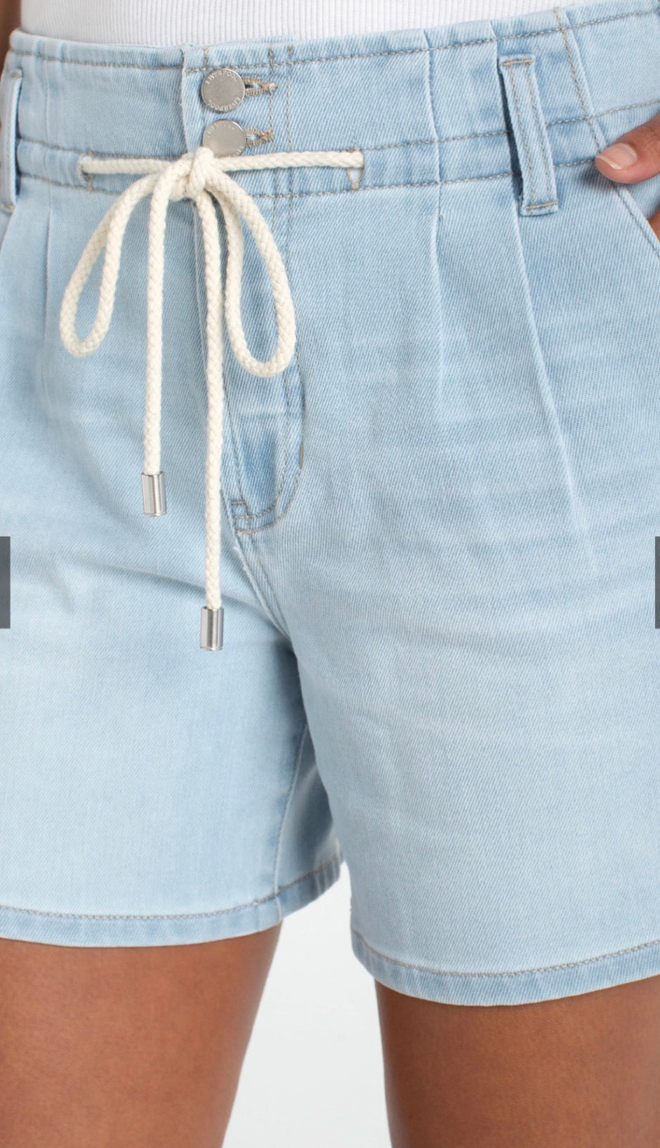 TIE FRONT SHORT WITH PLEATS