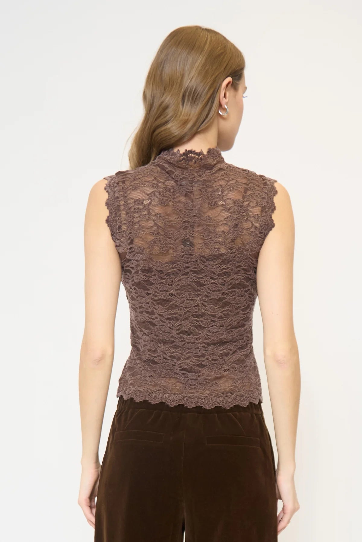 STELLA SLEEVELESS STRETCH LACE TURTLENECK - BROWN