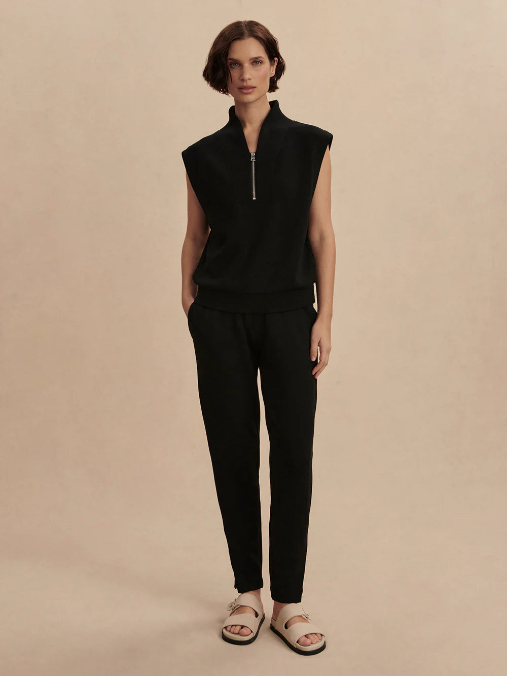 LORETTA HALF ZIP - BLACK