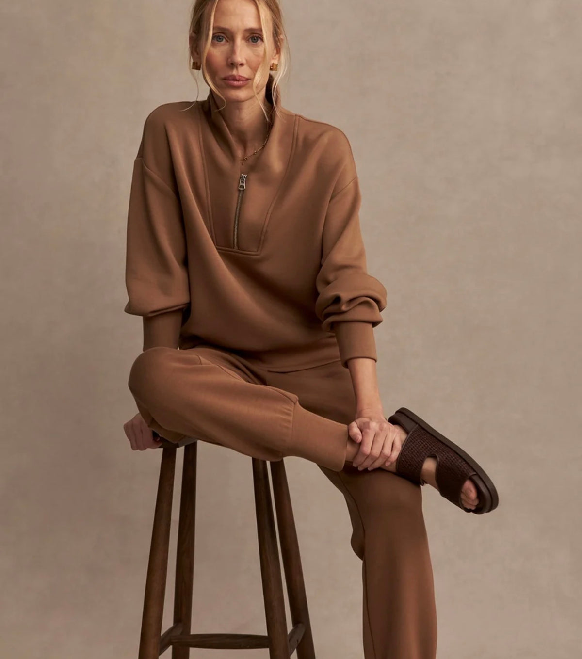 DAVIDSON SWEATSHIRT- GOLDEN BRONZE