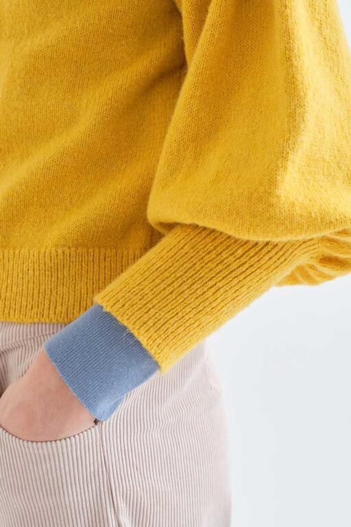 GOLD SWEATER