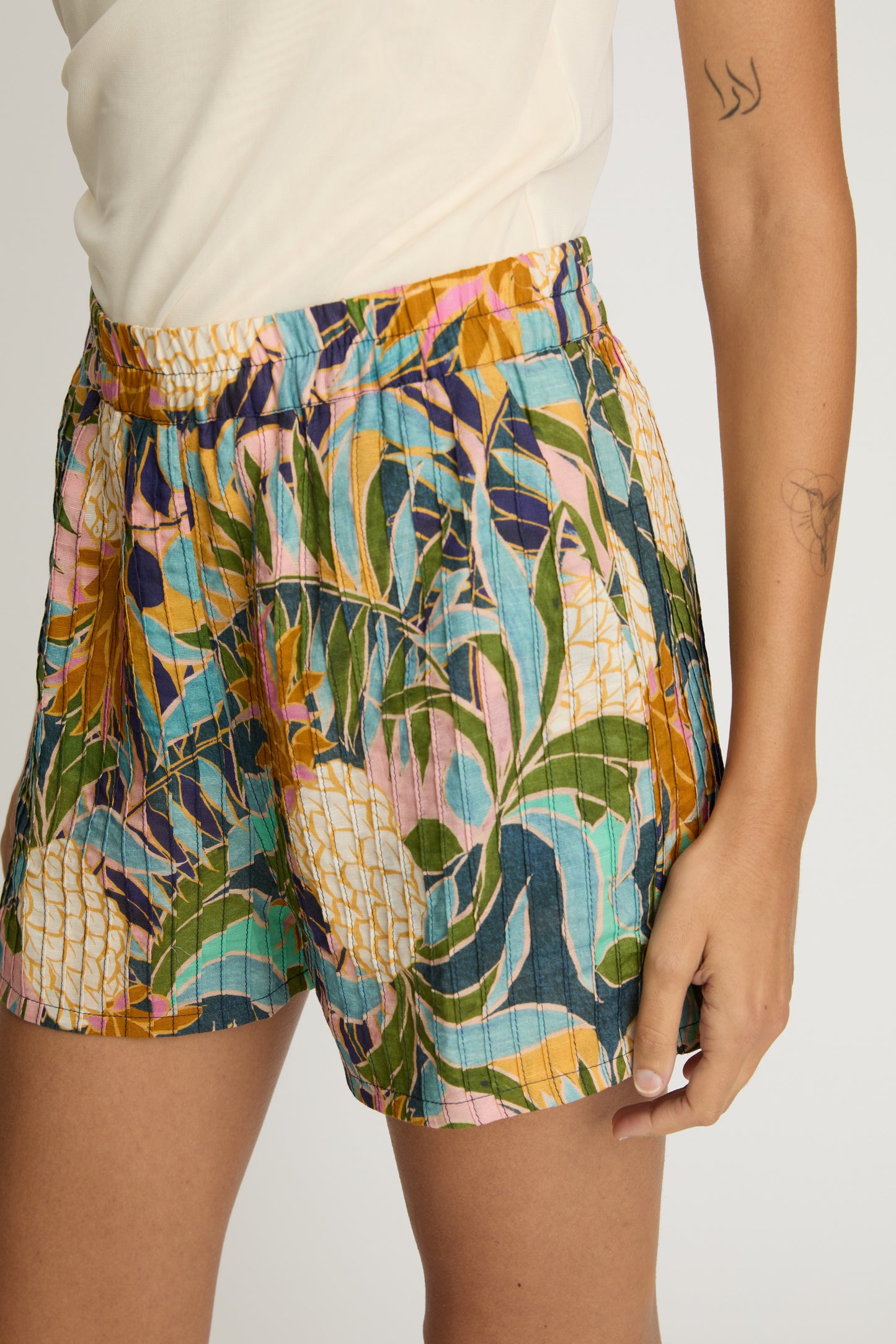 AZRA SHORT