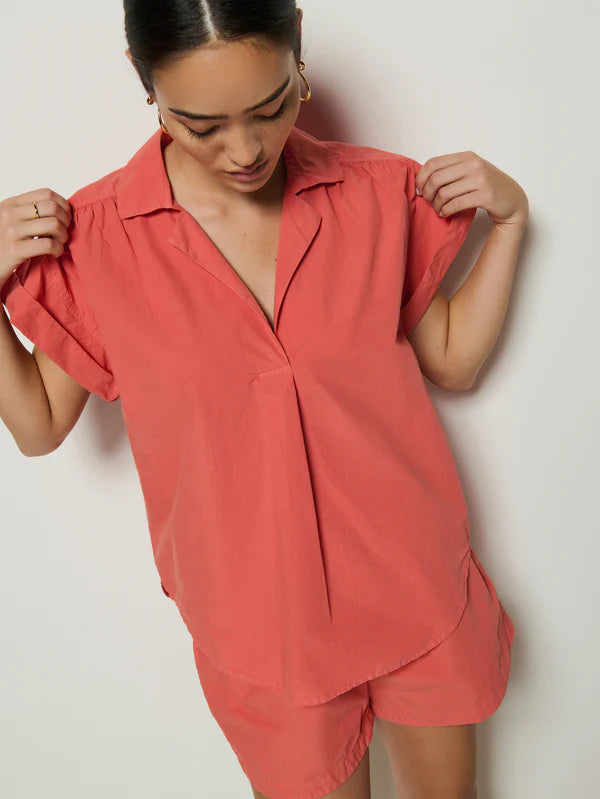 ELLIOT T SHIRT - CORAL KISS