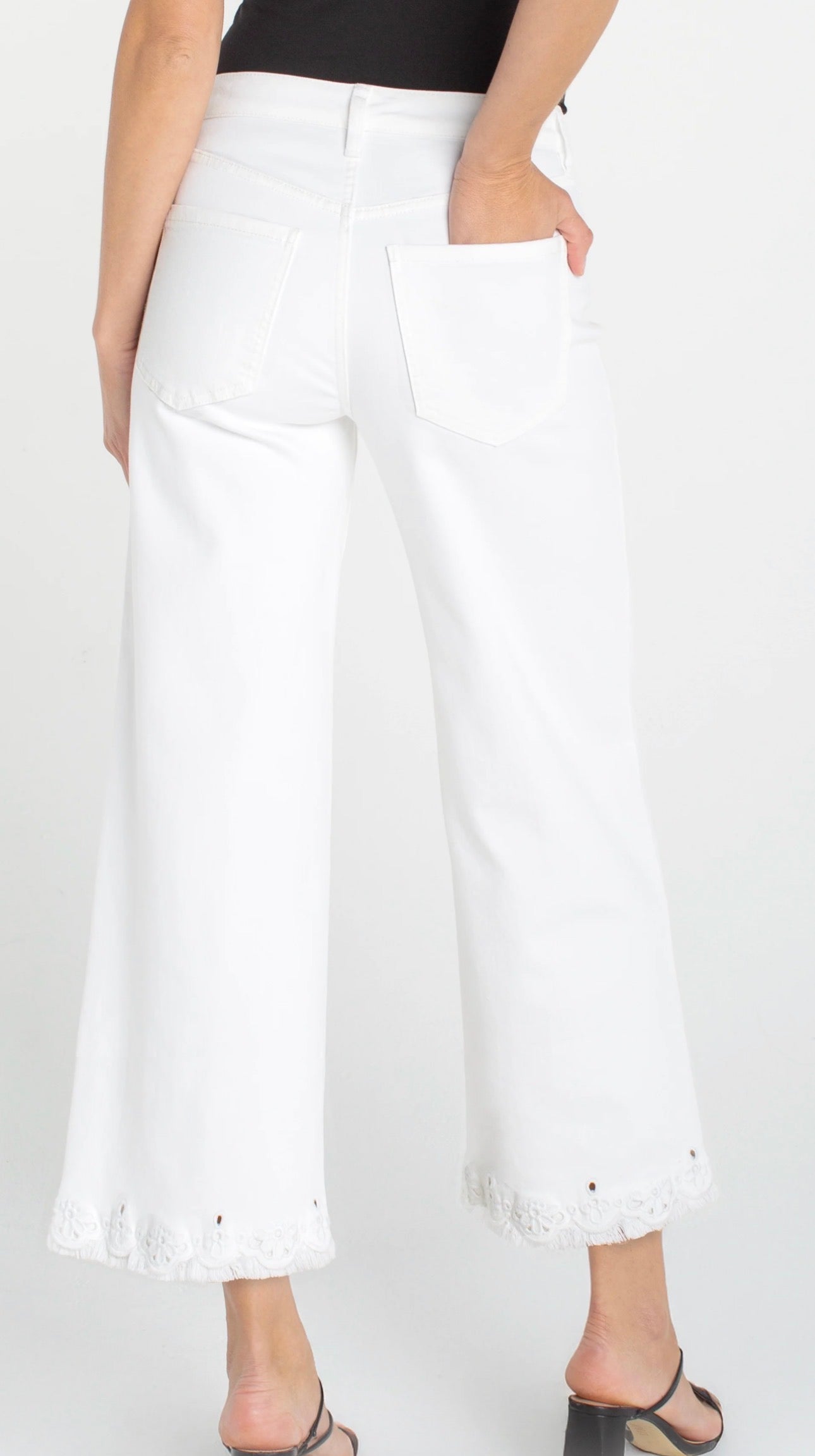STRIDE CROP DENIM WITH EMB. HEM - BRIGHT WHITE
