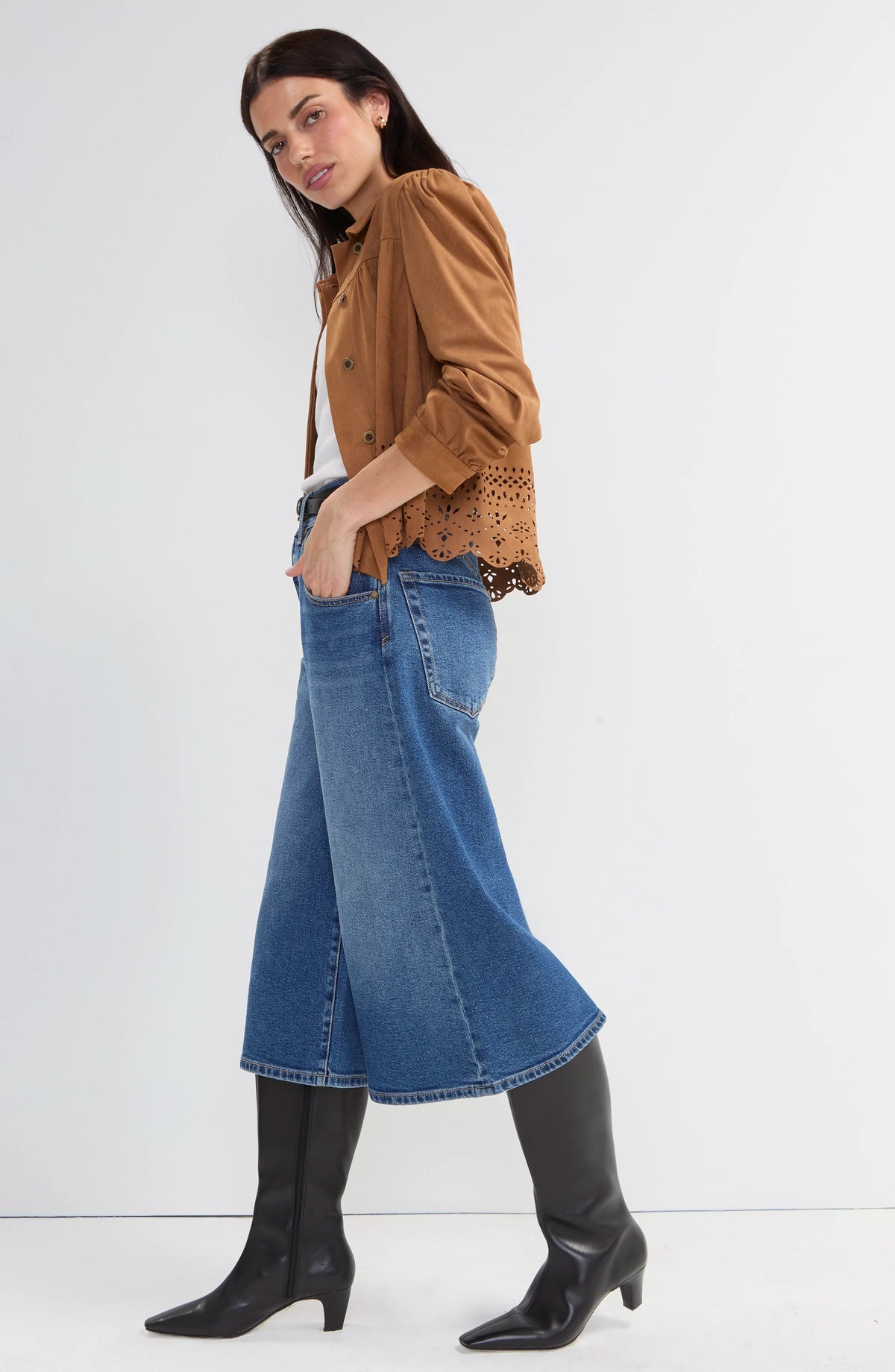 PUFF SLEEVE JACKET W LASER CUT HEM