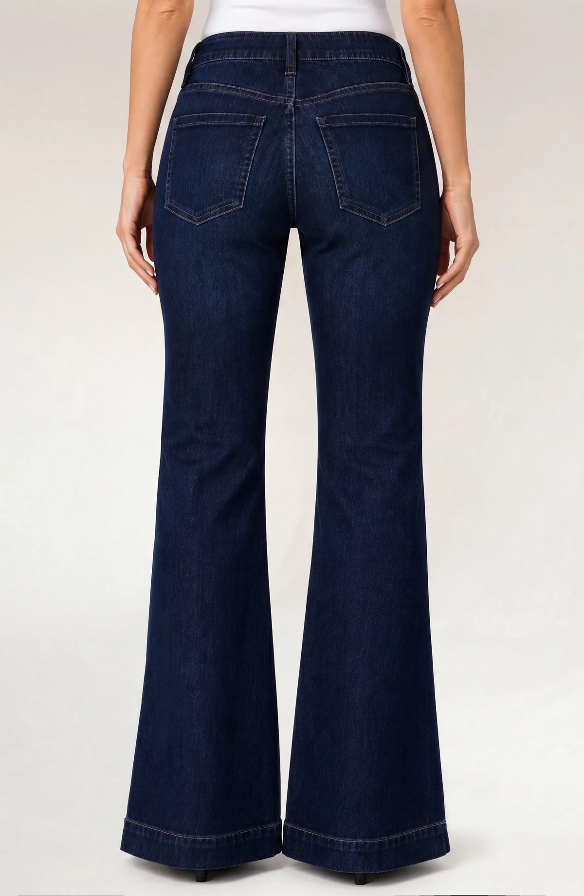 LUCY BOOTCUT W WIDE HEM