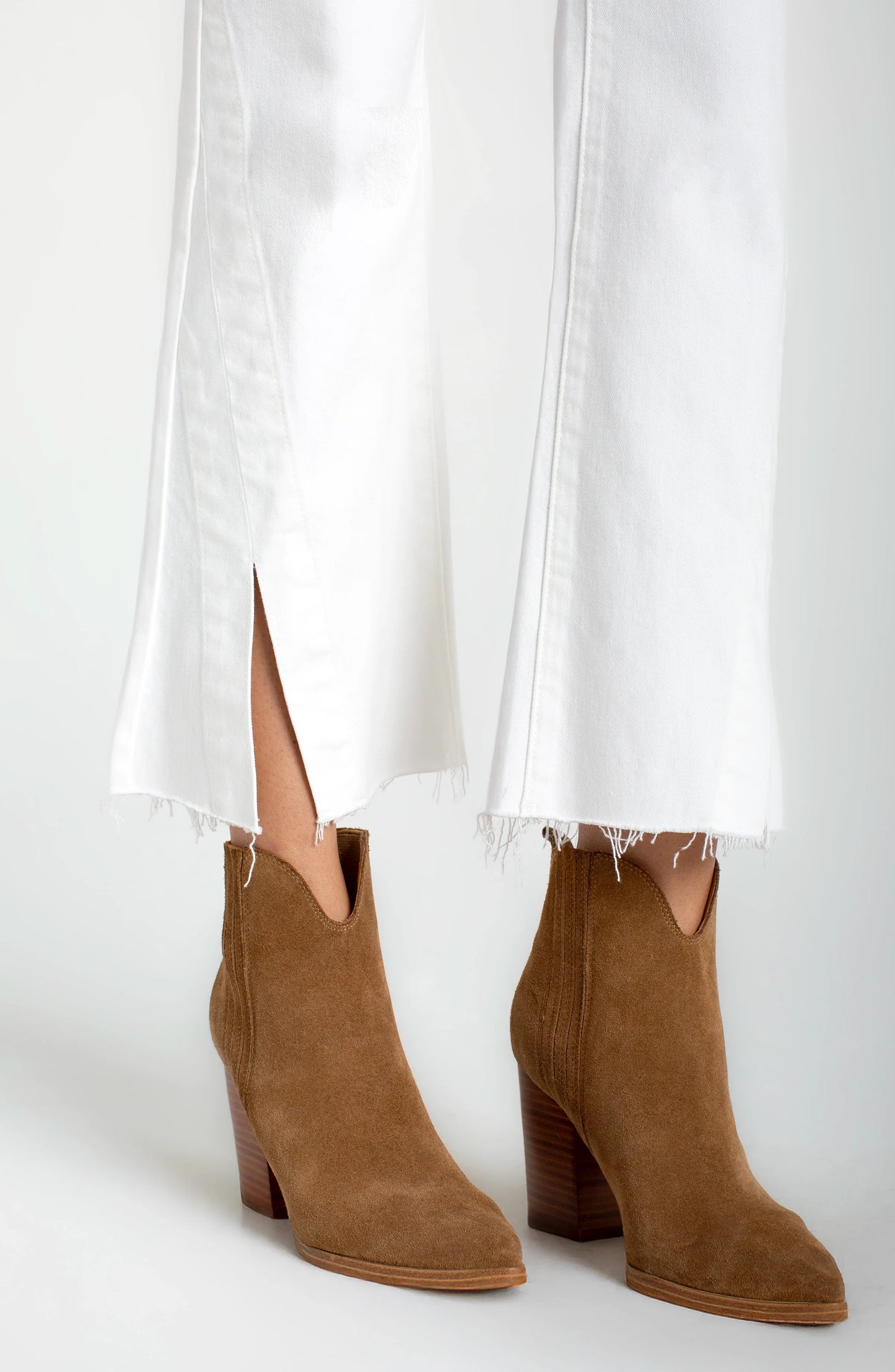 HANNAH CROP FLARE WITH TWISTED SLIT - WHITE