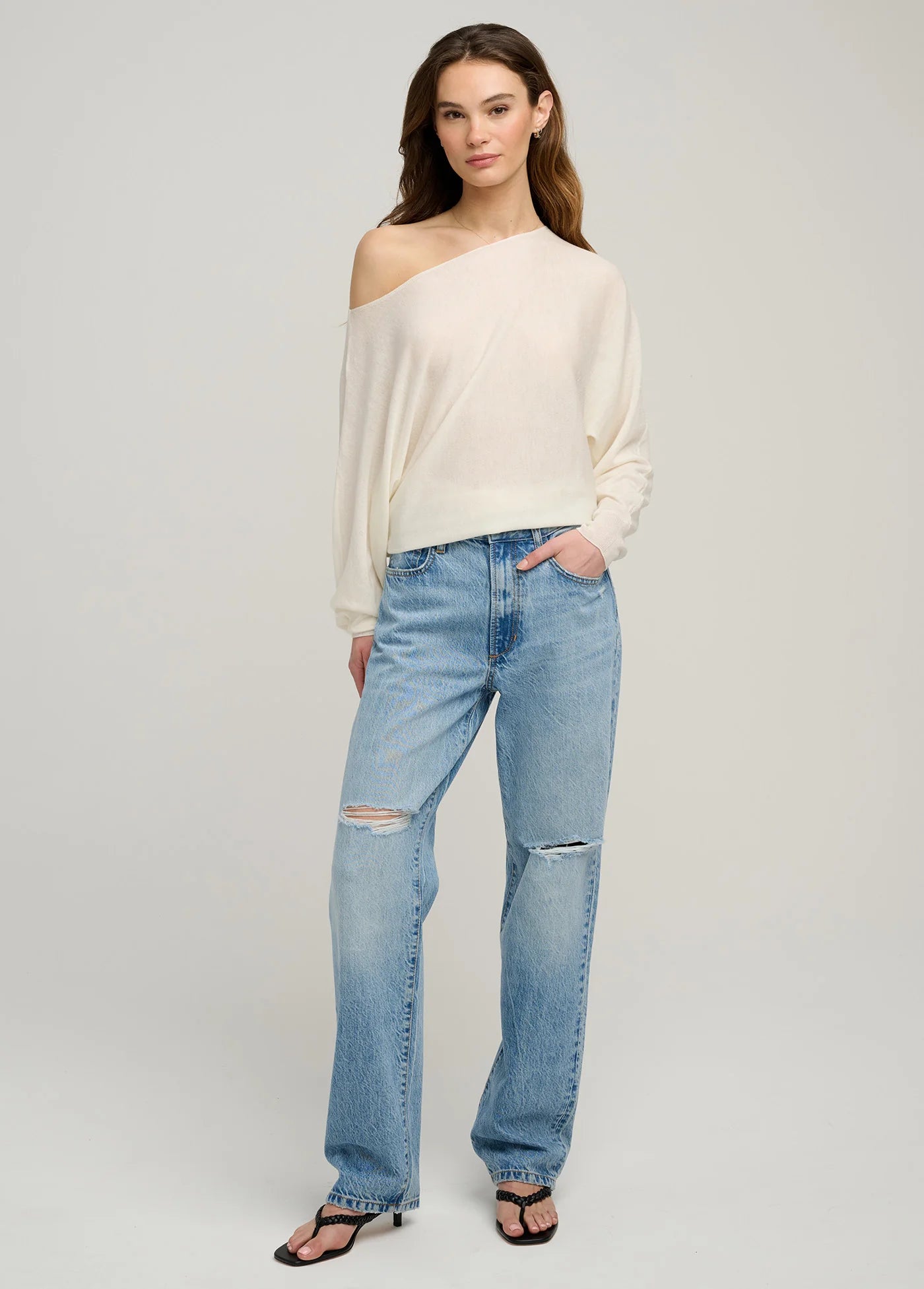 THE EFFORTLESS SWEATER - IVORY