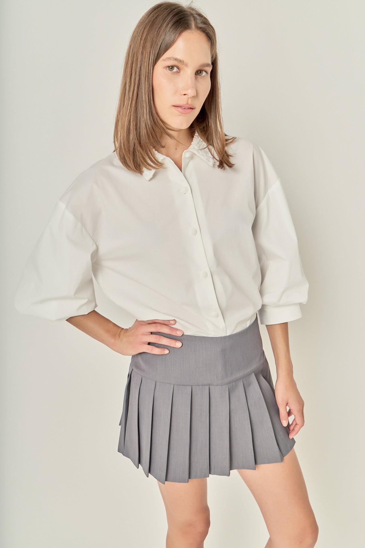 BALLOON SLEEVE TOP WITH LACE COLLAR