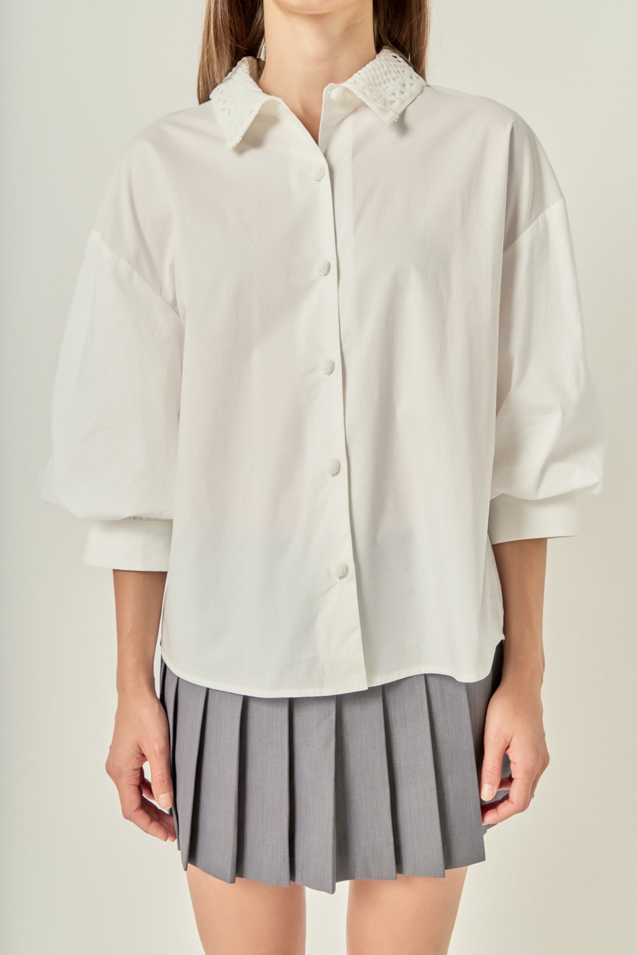 BALLOON SLEEVE TOP WITH LACE COLLAR