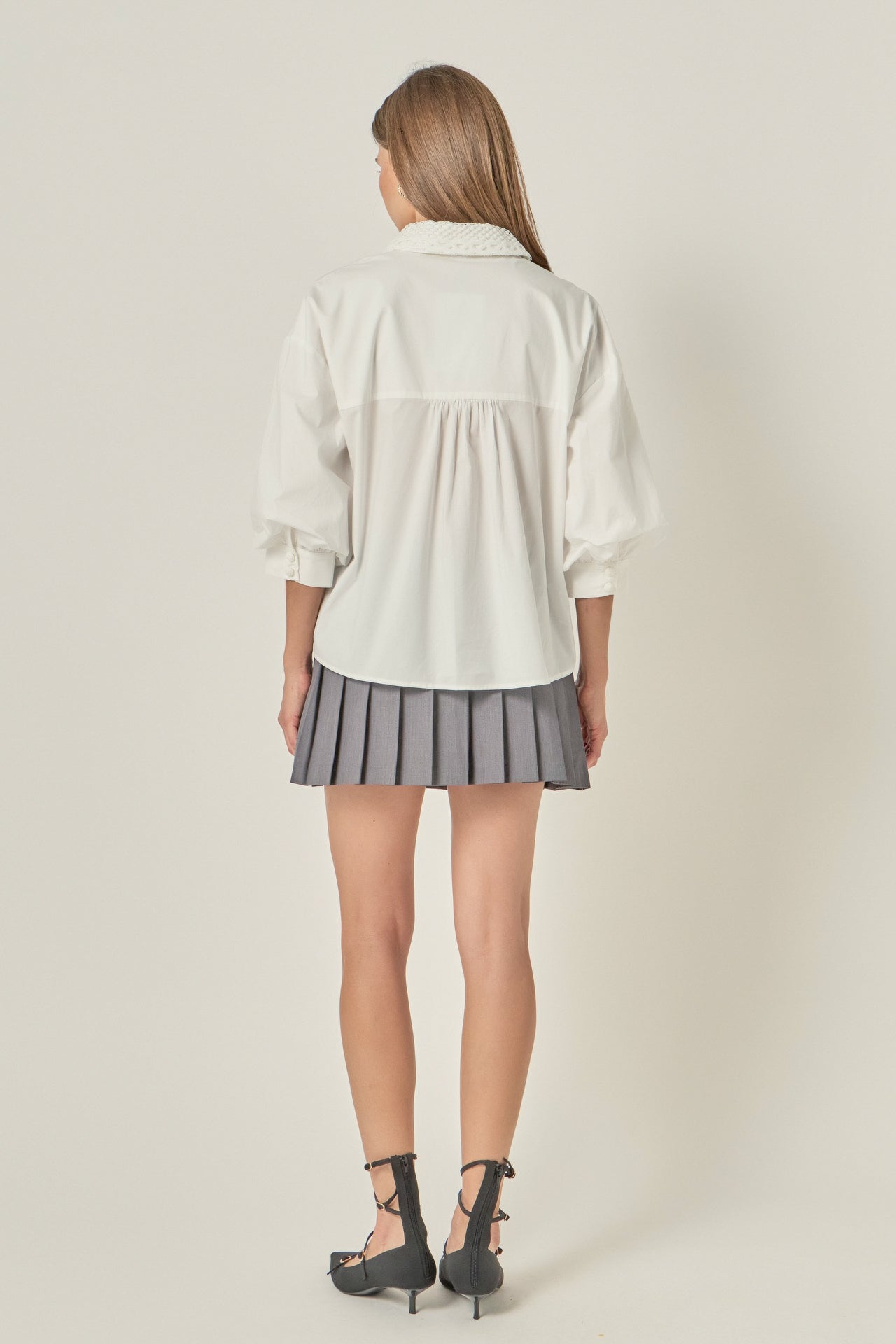 BALLOON SLEEVE TOP WITH LACE COLLAR