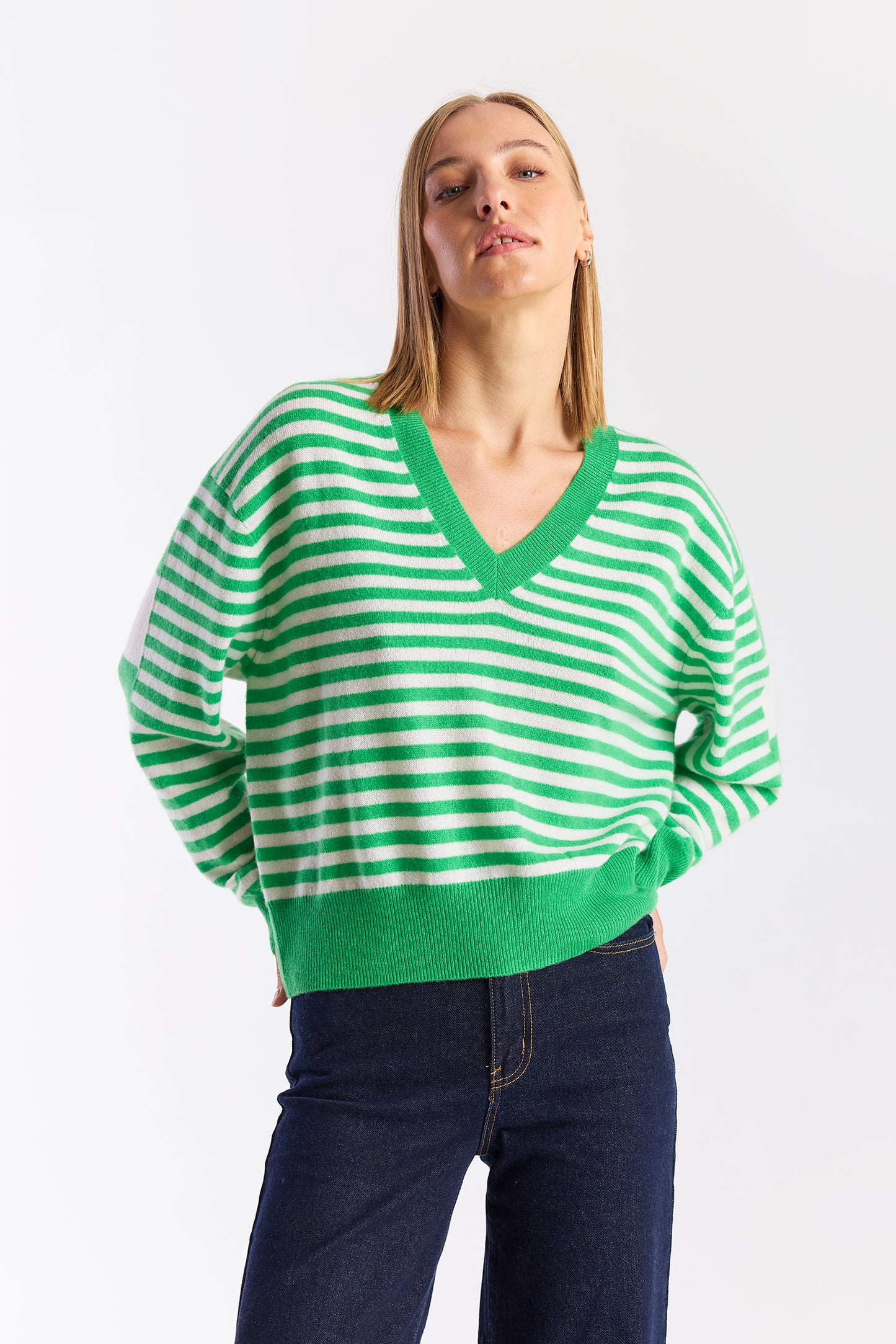 BEACH STRIPE V NECK