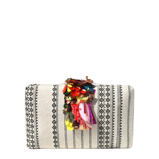 SAHARA PINATA CLUTCH