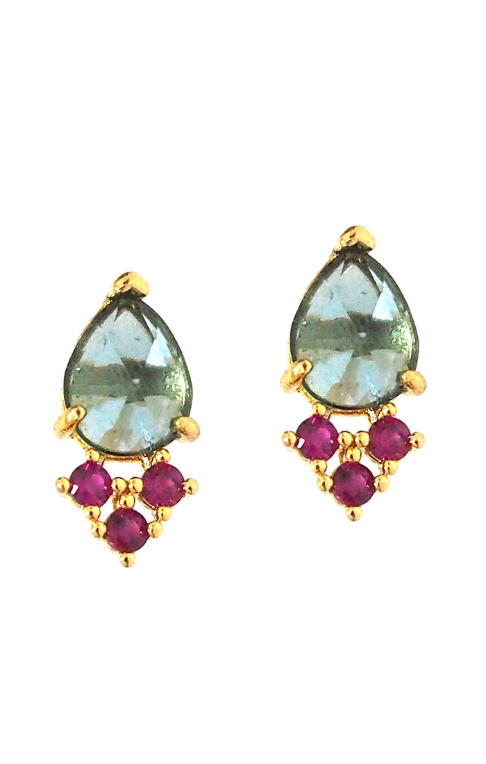 TEARDROP STUD WITH 3 MINI STONES