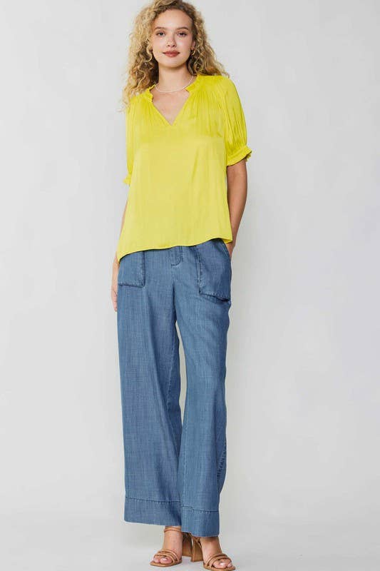 Short-sleeve V-neck Blouse W/ruffle Smocked Detail