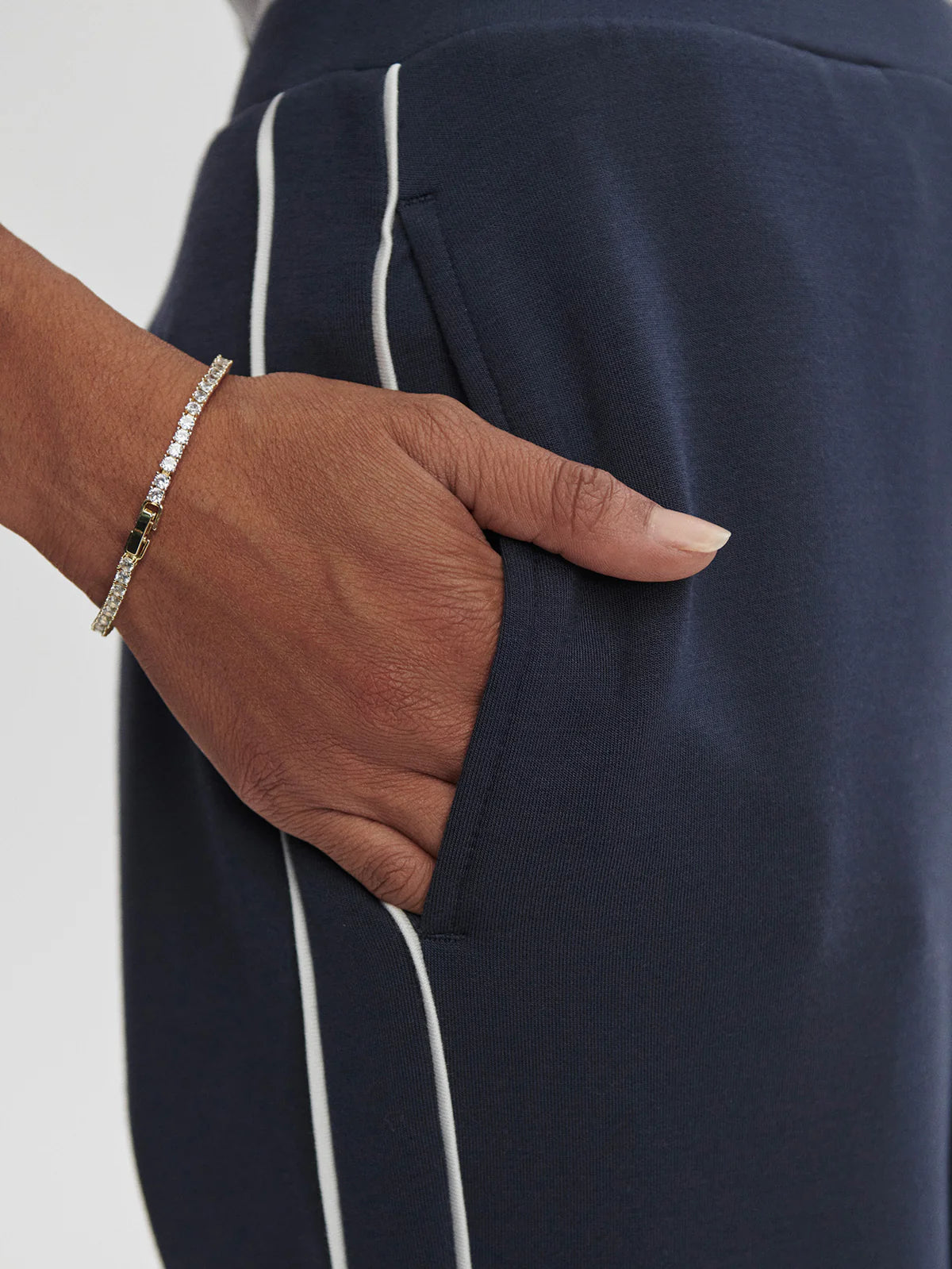 THE SLIM PIPED PANT - NAVY