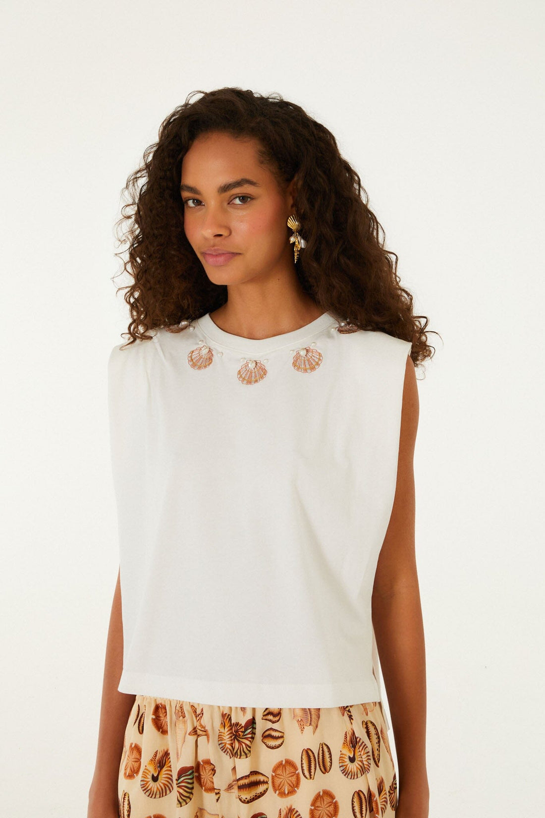 SEASHELL EMBROIDERED T SHIRT