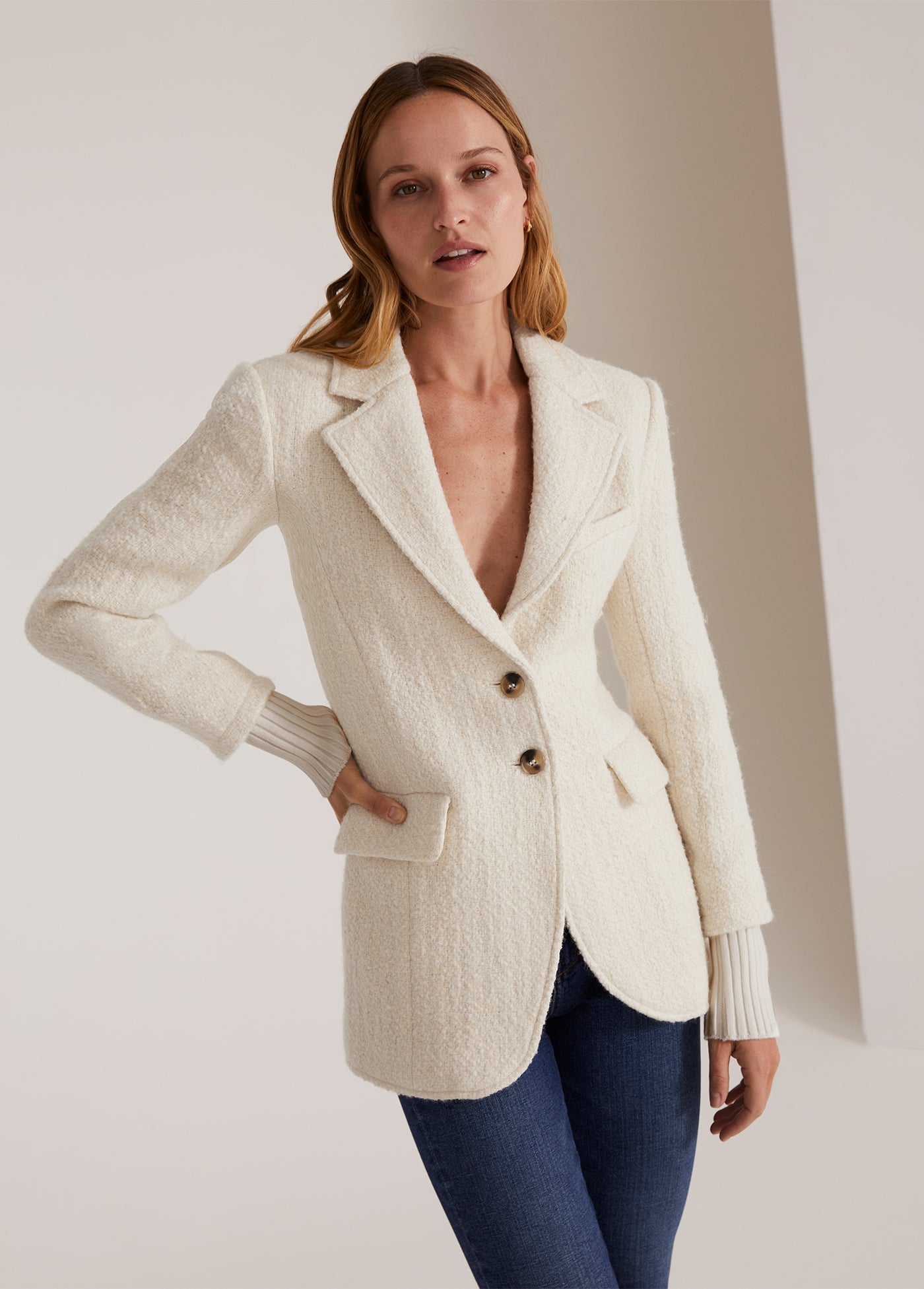 WHITE BOUCLE THE CITY BLAZER