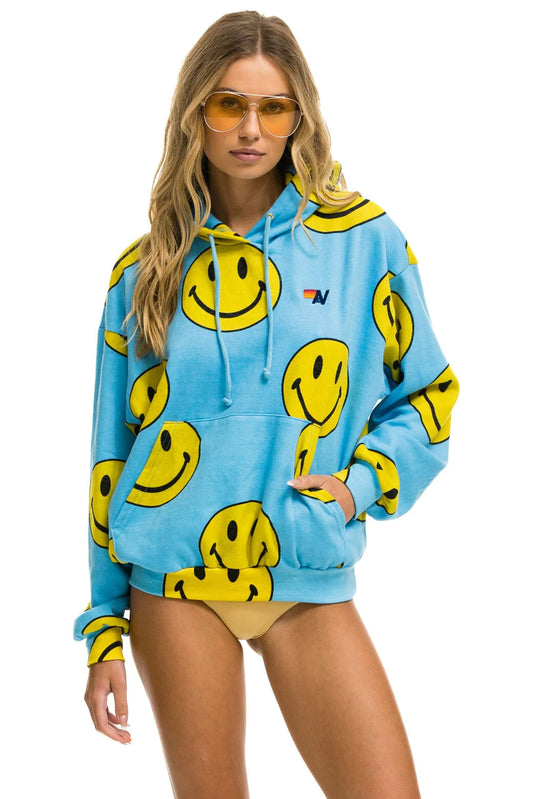 SMILEY REPEAT-PULLOVER HOODIE RELAXED-SKY