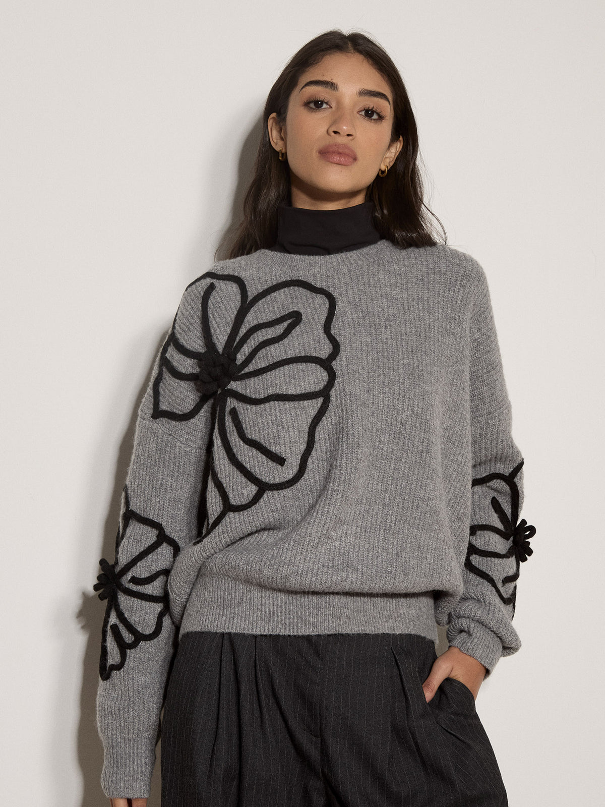 3D FLOWER RIB GROWN ON JUMPER